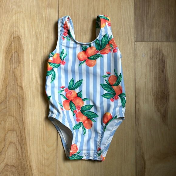 ‼️ SOLD ‼️ Old Navy tied open back swimsuit - Picture 1 of 2